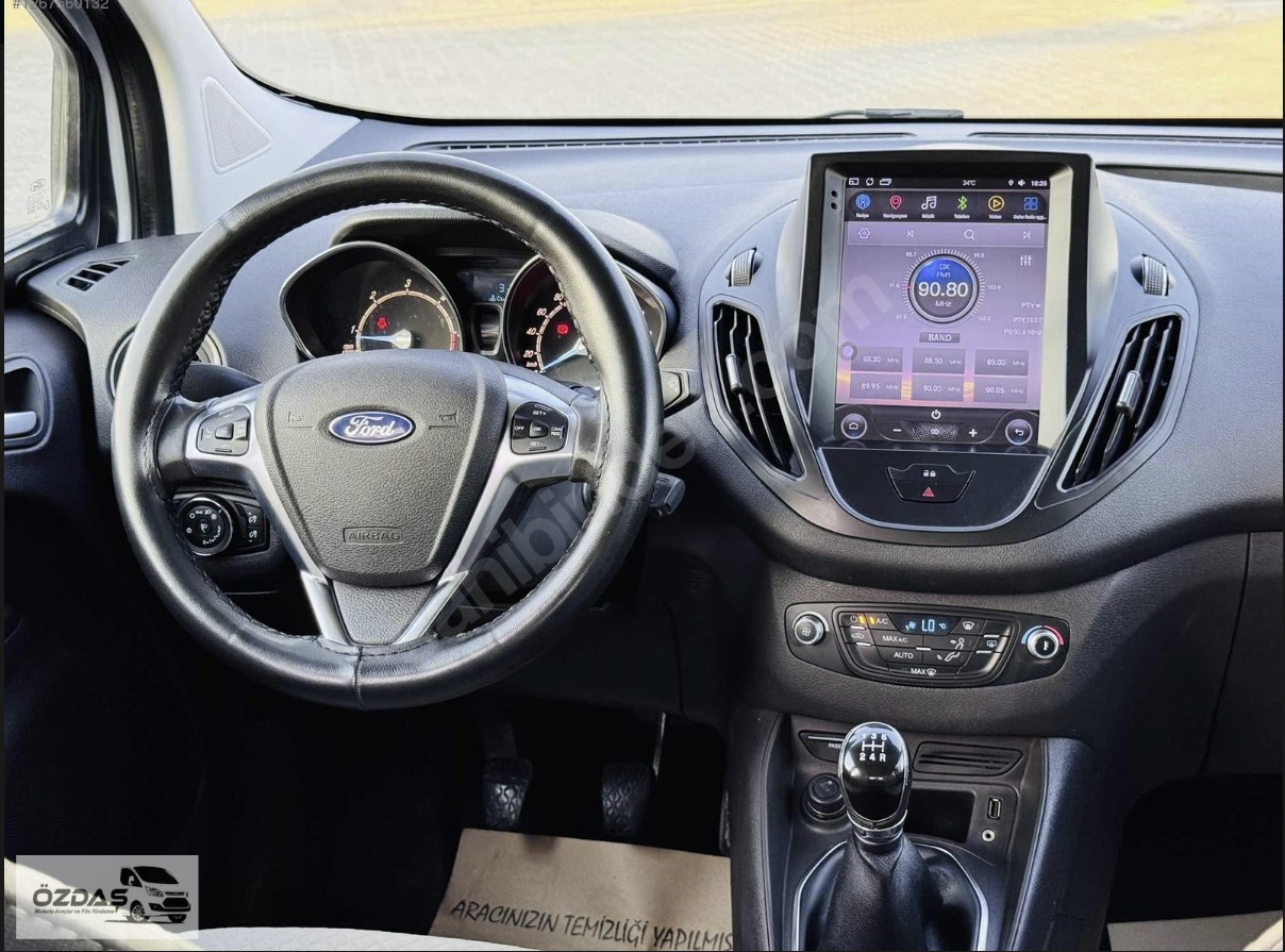 FORD TOURNEO COURİER TİTANİUM 2015 MODEL